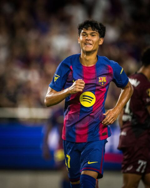 Sao 17 tuổi Dro của Barca khiến thế giới ngỡ ngàng, Philippines mơ có cầu thủ "xịn"