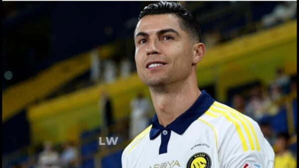 Ronaldo chính thức lập cột mốc vĩ đại nhất mọi thời đại
