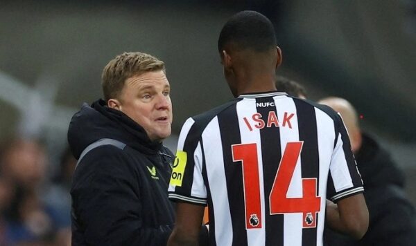 Isak nổi loạn ở Newcastle