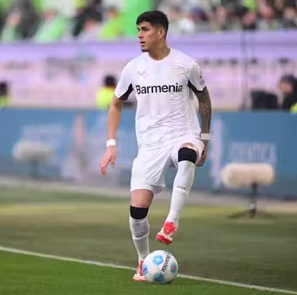 Piero Hincapie tân binh thứ 8 của Arsenal