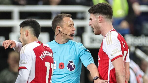 'VAR luôn chống lại Arsenal'