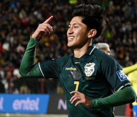 Messi lần đầu tiên đoạt danh hiệu tại VL World Cup