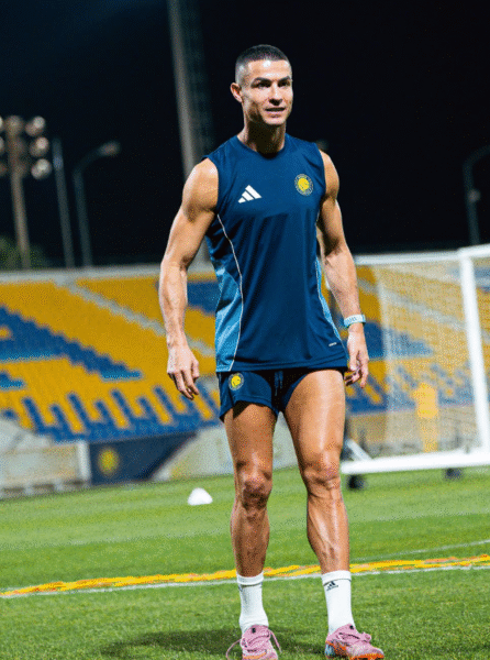 Ronaldo thêm một lần nữa làm dậy sóng sân cỏ.