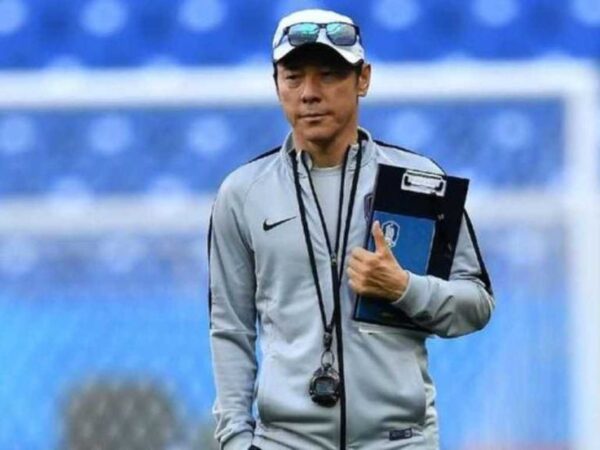 BÓNG ĐÁ INDONESIA CẦN HLV SHIN TAE YONG