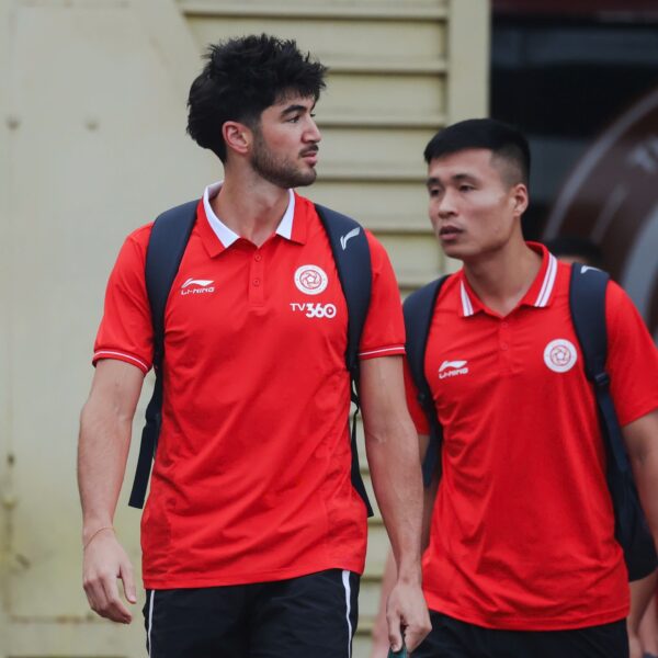Trung vệ hay nhất V-League mong sớm nhập tịch 