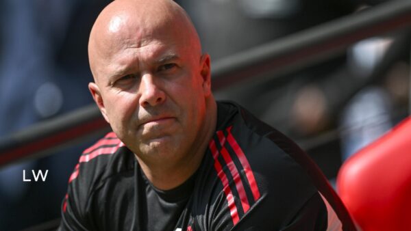 Lãnh đạo Liverpool họp khẩn để sa thải Arne Slot