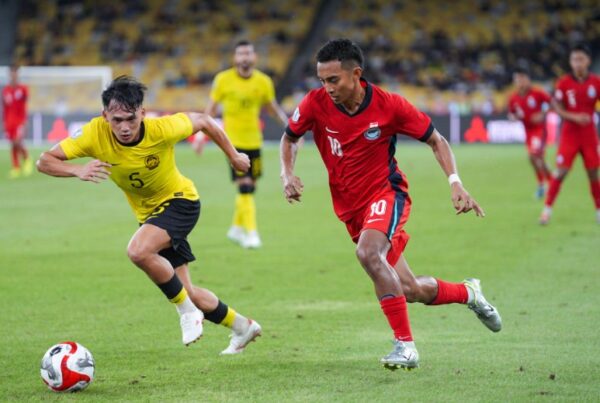 SỐC: Malaysia đối mặt với án phạt tệ nhất