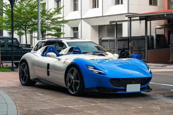 Siêu xe chục triệu USD của Trần Chí