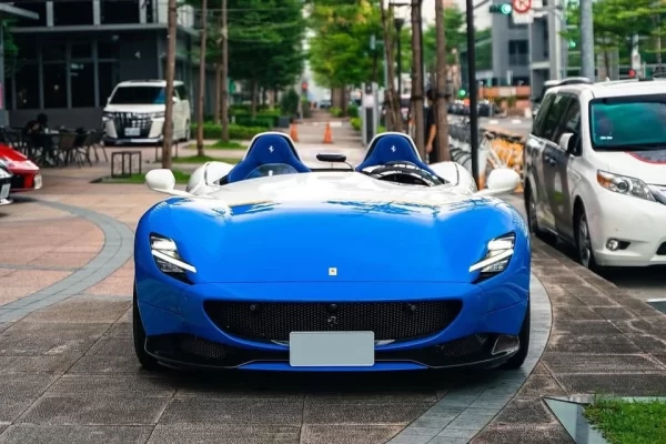 Siêu xe chục triệu USD của Trần Chí