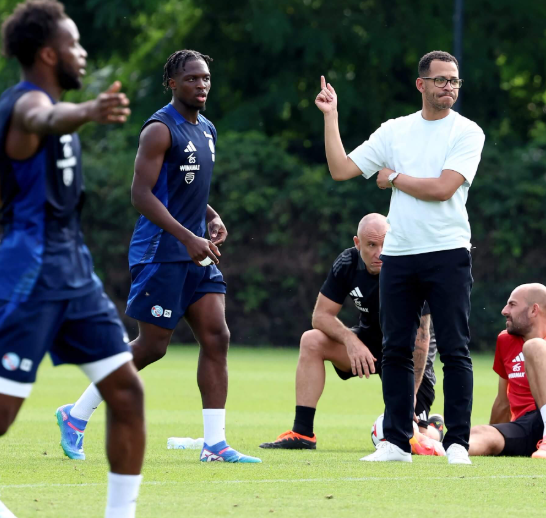 TÂN HLV CHELSEA THAY THẾ ENZO MARESCA