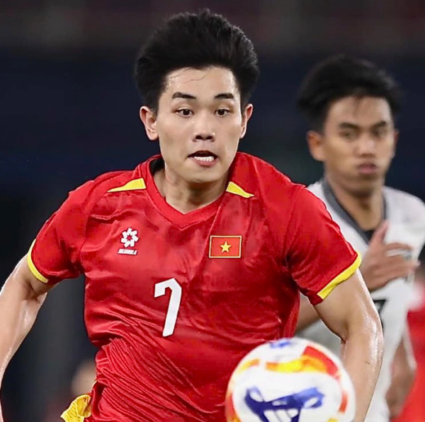 Đình Bắc nhận án phạt từ AFC