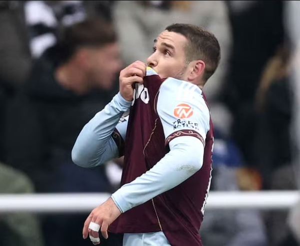 Ngoại Hạng Anh vòng 23 biến động sốc