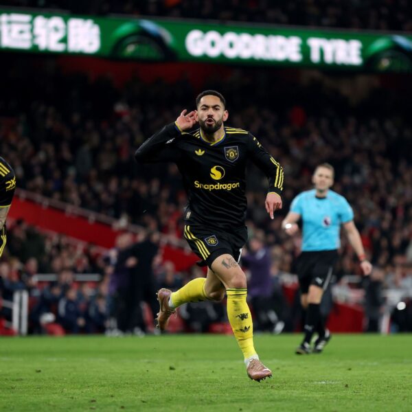 Ngoại Hạng Anh vòng 23 biến động sốc
