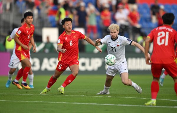 TIỀN VỆ THÁI SƠN NHẠC TRƯỞNG ÂM THẦM 