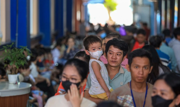 Khẩn cấp chống dịch ở TP.HCM, dựng 'hàng rào' ngăn EV71