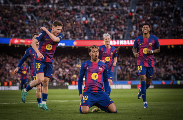 Yamal 18 tuổi lập hat-trick, phá kỷ lục Messi