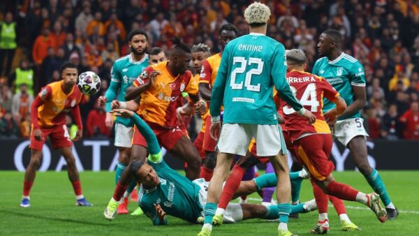 Liverpool thua 0-1 trước Galatasaray ở lượt đi vòng 1/8 Champions League, trong trận đấu thứ 100 của HLV Arne Slot.