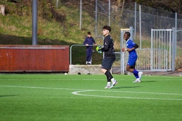 Johnny Lê Nguyễn thủ môn đang gây sốt tại Thụy Điển