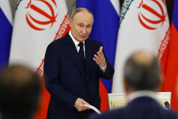 Tổng thống Putin khẳng định sát cánh cùng Iran