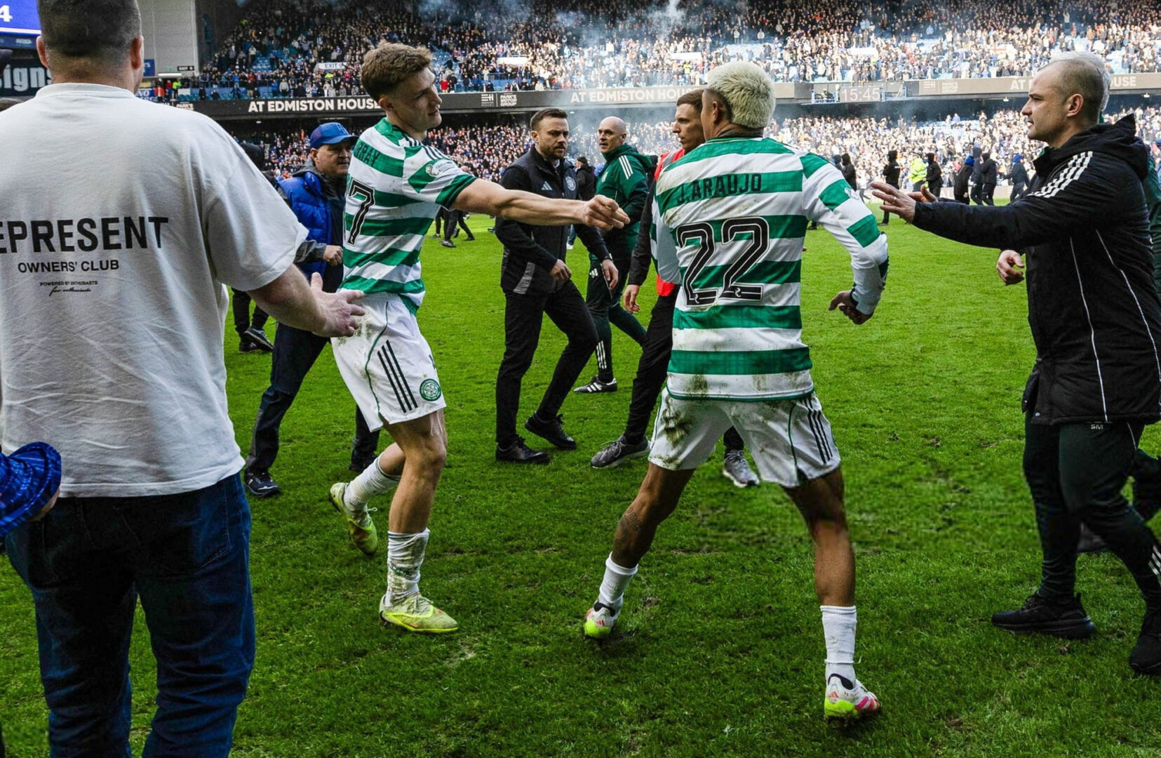 Hỗn chiến bạo lực bùng nổ sau trận derby nóng bậc nhất bóng đá thế giới